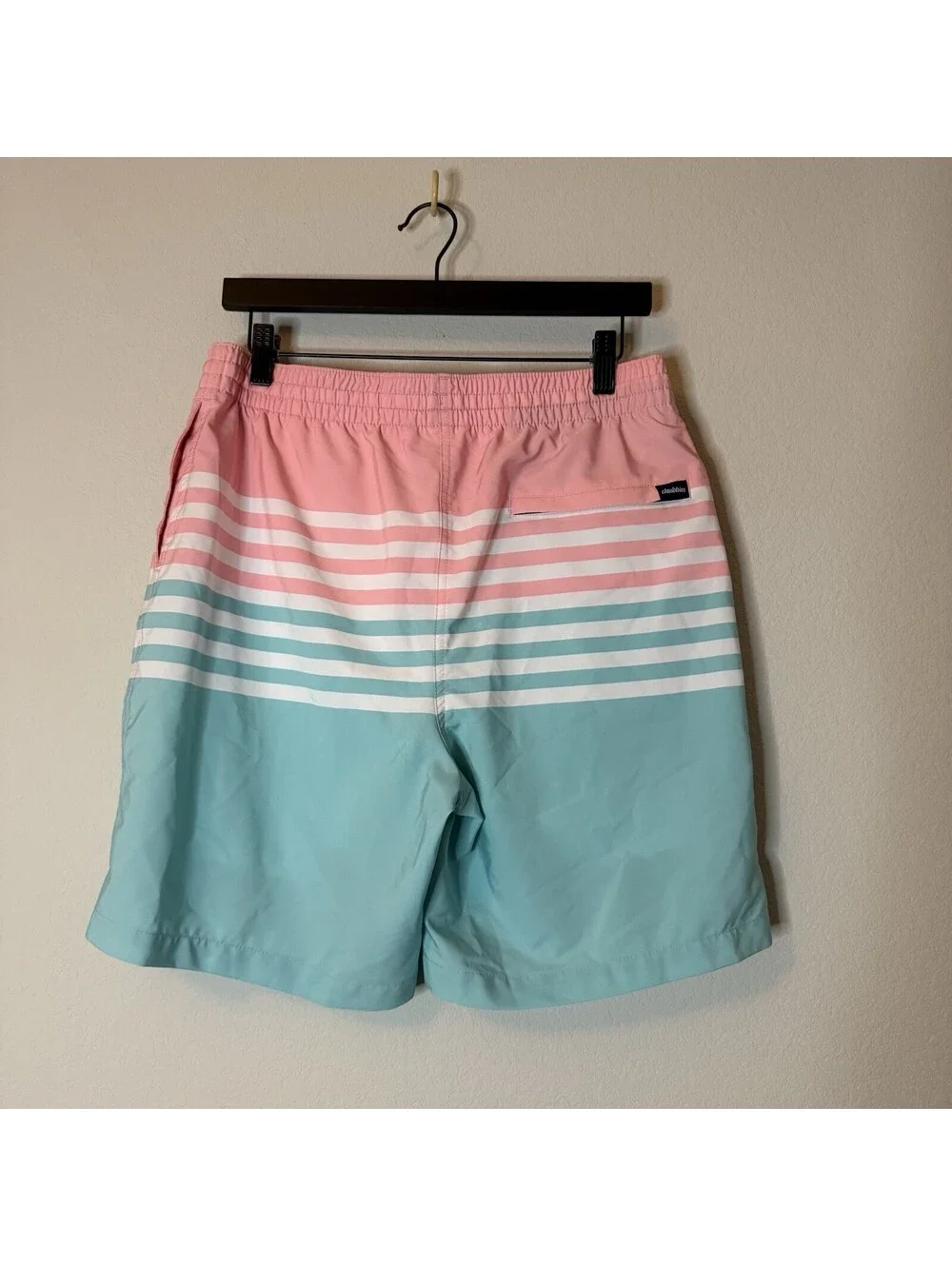 Chubbies Men’s Swim Trunks Large 7” Inseam Pink Aqua Striped Board Shorts